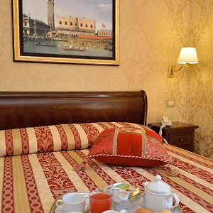 3* Oda ve Kahvaltı Residenza Goldoni